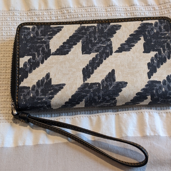 Coach Dempsey Wallet Zip Close With Wristlet Strap NWT - Picture 5 of 5